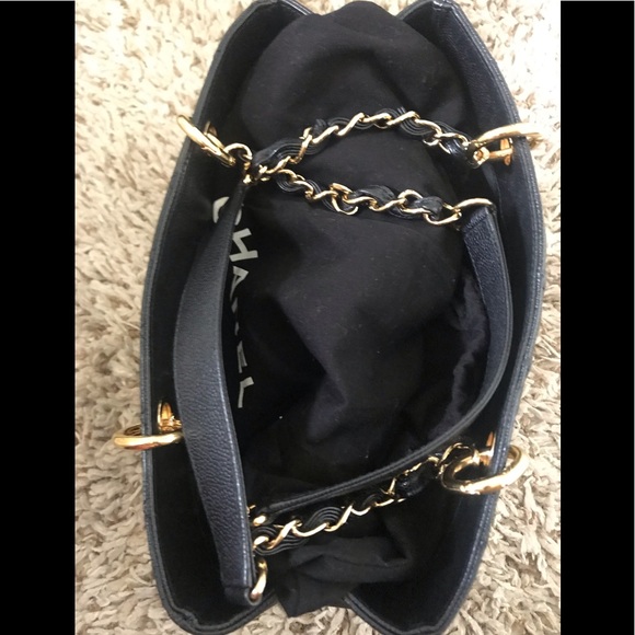 Authentic Chanel Caviar Gold Chain GST - Picture 6 of 13